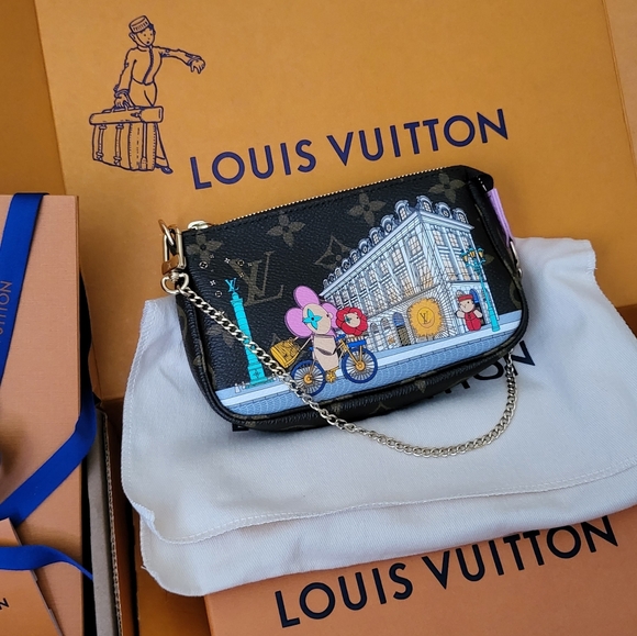 NEW 2022 authentic Louis Vuitton Xmas animation limited edition mini pochette - Picture 3 of 14